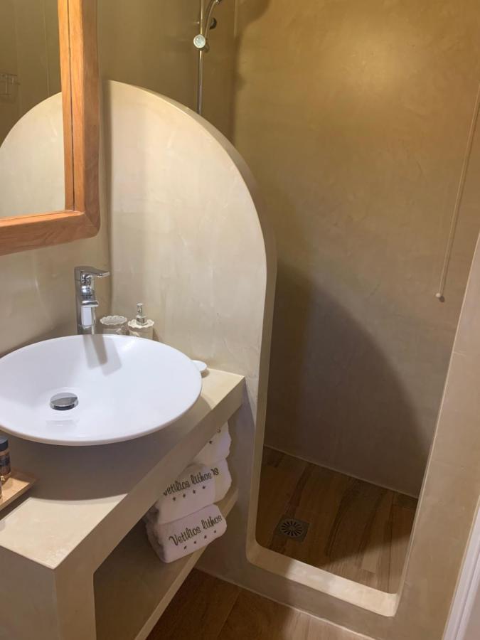 Vetilios Lithos Boutique Hotel Néon Oítilon Eksteriør billede