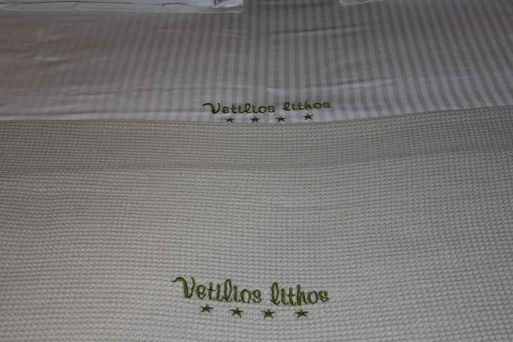 Vetilios Lithos Boutique Hotel Néon Oítilon Eksteriør billede