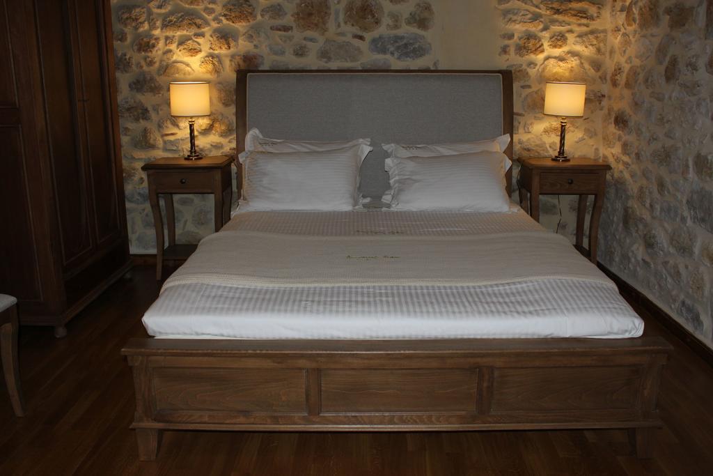 Vetilios Lithos Boutique Hotel Néon Oítilon Eksteriør billede