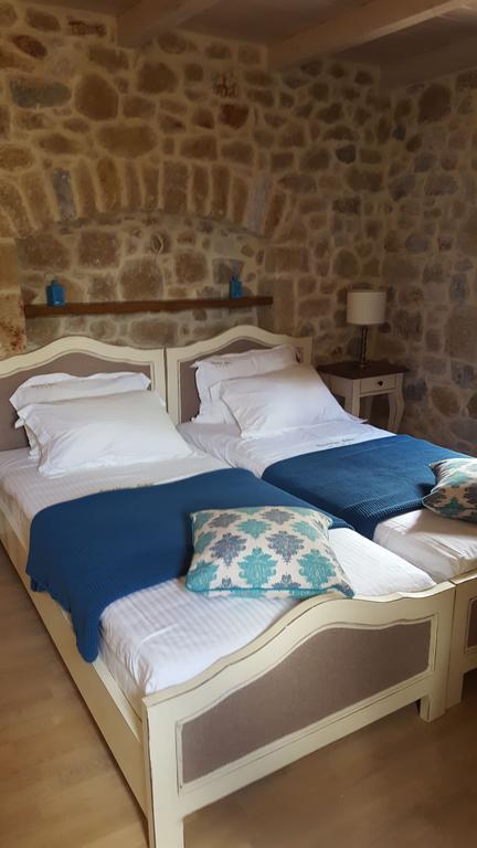 Vetilios Lithos Boutique Hotel Néon Oítilon Eksteriør billede