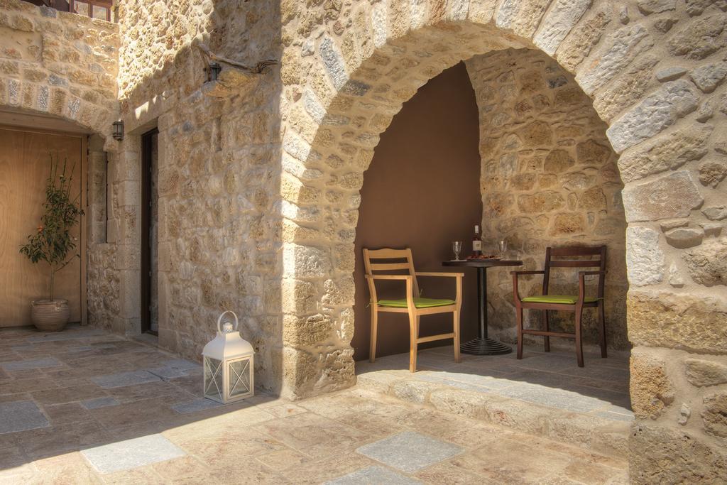 Vetilios Lithos Boutique Hotel Néon Oítilon Eksteriør billede