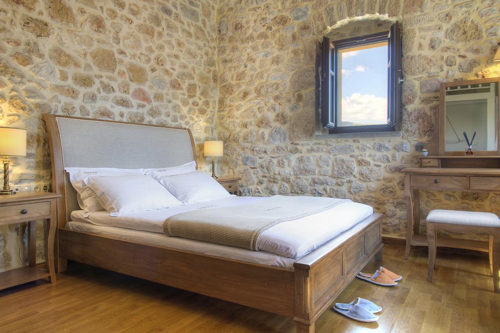 Vetilios Lithos Boutique Hotel Néon Oítilon Eksteriør billede
