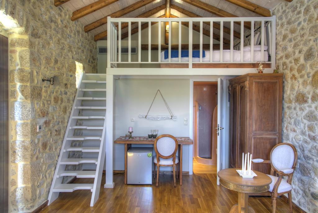 Vetilios Lithos Boutique Hotel Néon Oítilon Eksteriør billede