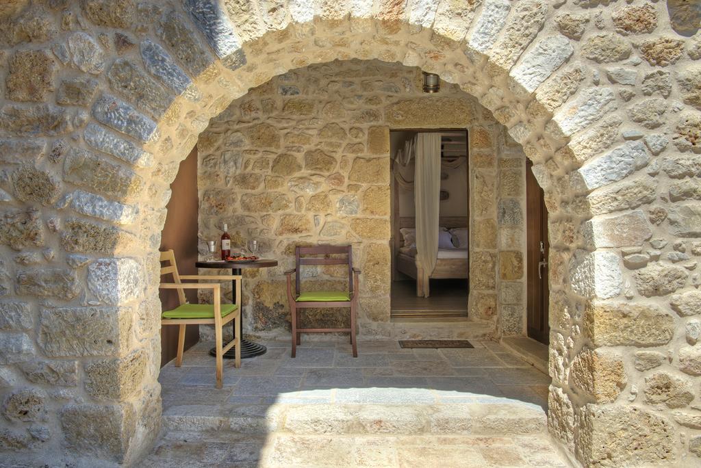 Vetilios Lithos Boutique Hotel Néon Oítilon Eksteriør billede