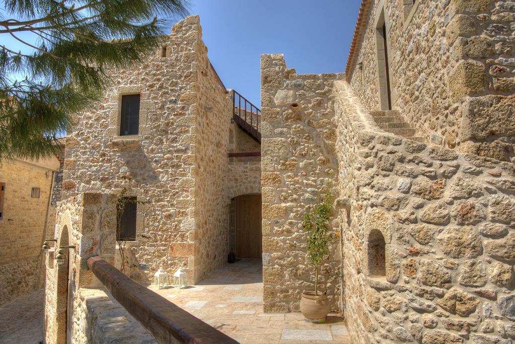 Vetilios Lithos Boutique Hotel Néon Oítilon Eksteriør billede