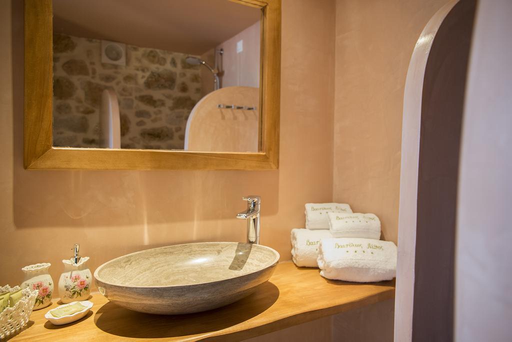 Vetilios Lithos Boutique Hotel Néon Oítilon Eksteriør billede