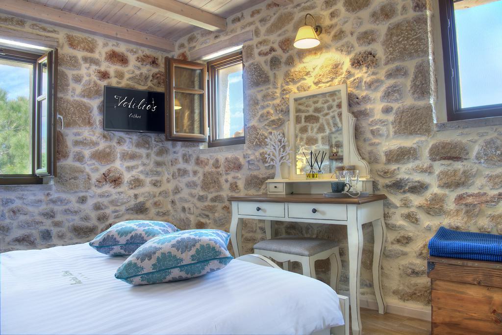 Vetilios Lithos Boutique Hotel Néon Oítilon Eksteriør billede