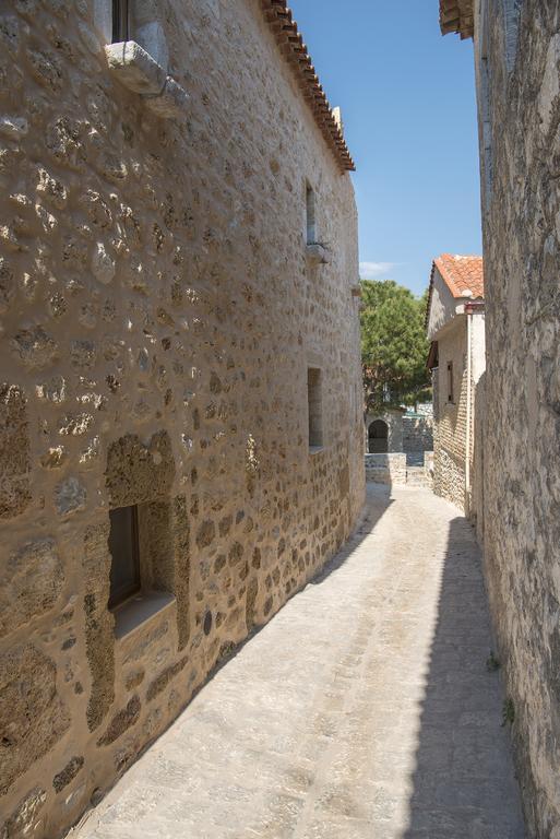 Vetilios Lithos Boutique Hotel Néon Oítilon Eksteriør billede